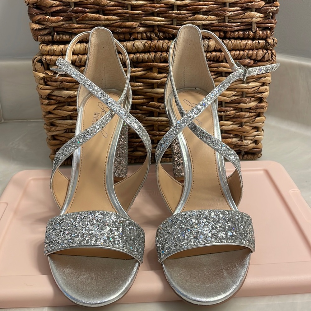 Badgley Mischka Jewel “Cook” Block Heel - Picture 2 of 5